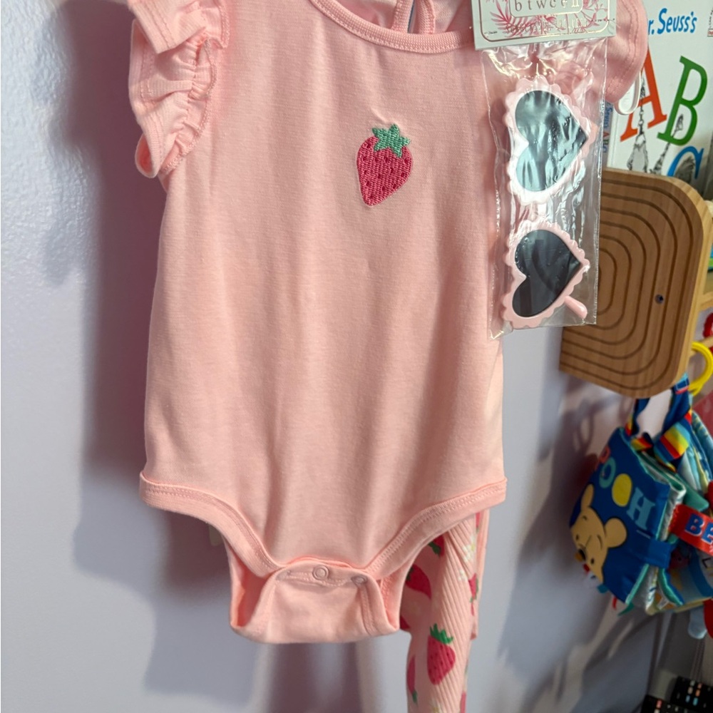 btween baby Pink Ruffle-Sleeve Baby Strawberries Outfit